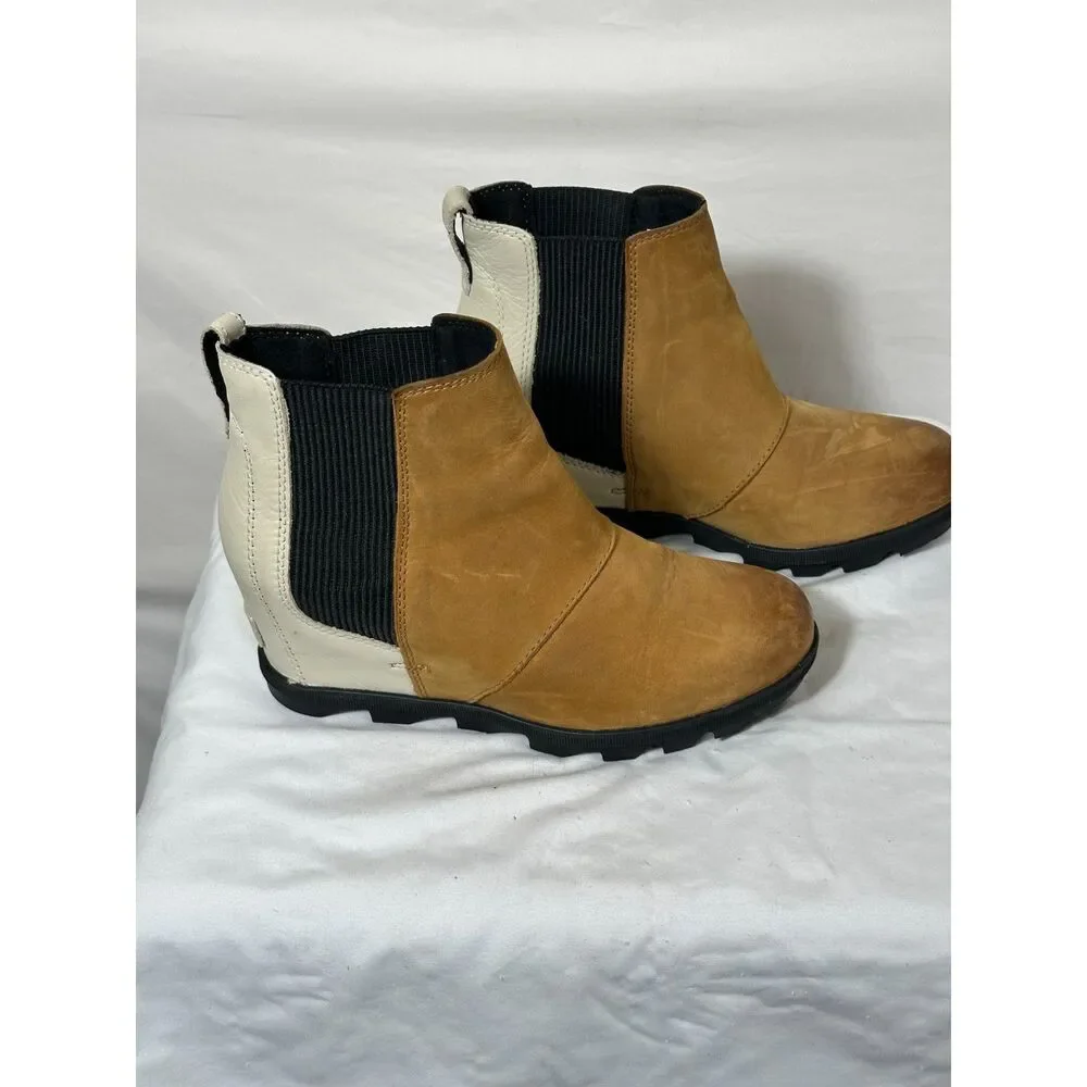 Sorel Women Joan Of Arctic II Boot Size 8.5 White Tan Bootie Hidden Wedge